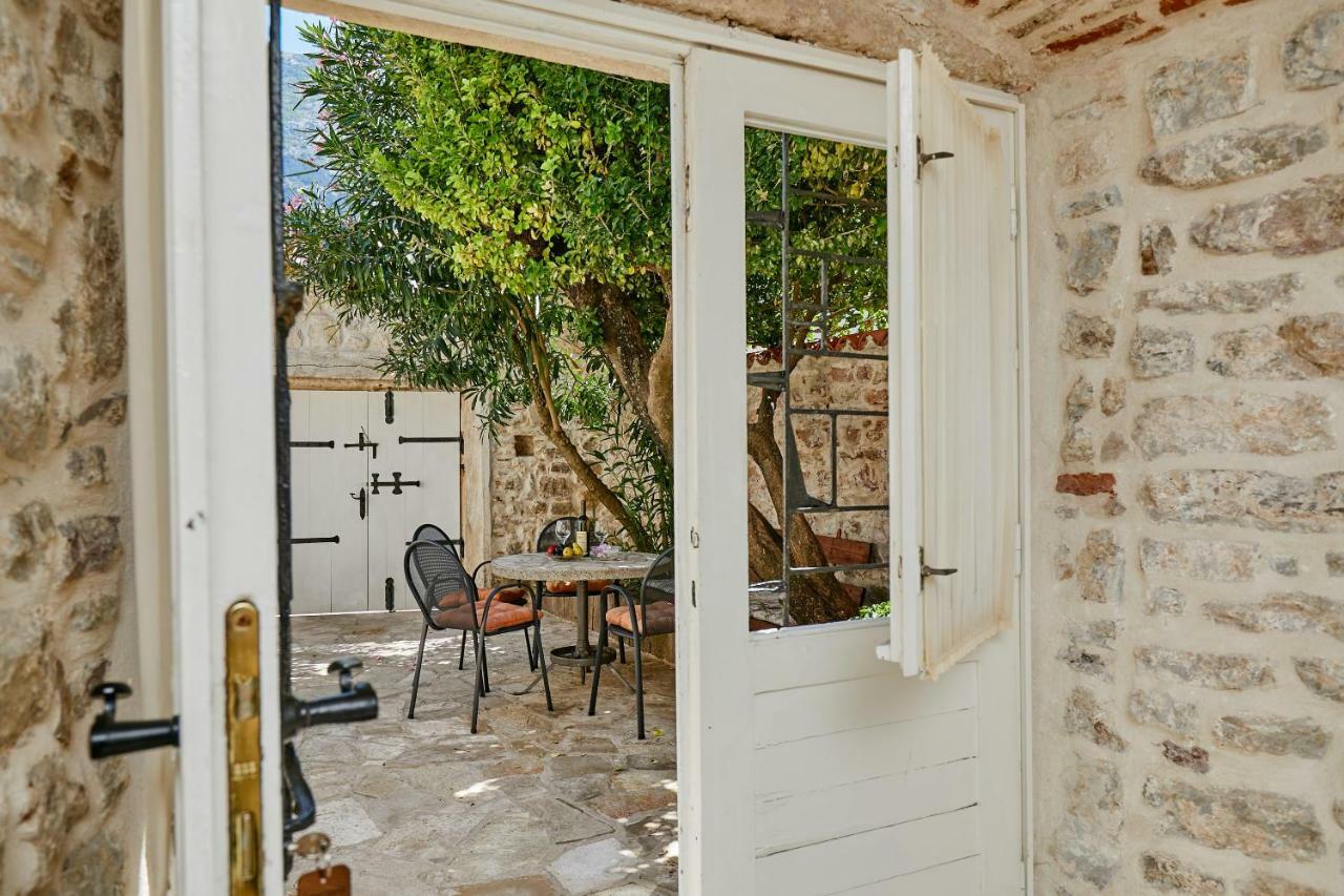 Mediterranean Holiday House & Apartments Kotor Dış mekan fotoğraf